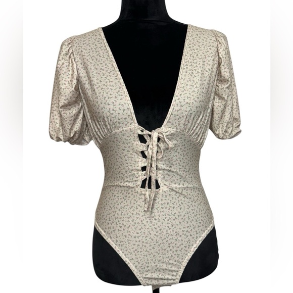 Missguided lace up front puff sleeve cream pink purple floral bodysuit US 6 - Picture 1 of 8